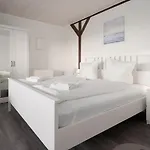 Hemenswarft Direkt An Der Nordsee Mit Meerblick
