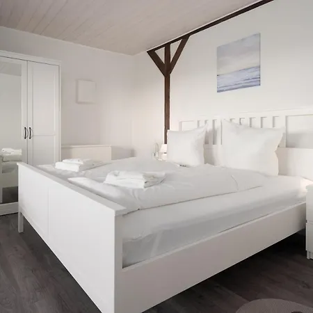 Hemenswarft Direkt An Der Nordsee Mit Meerblick